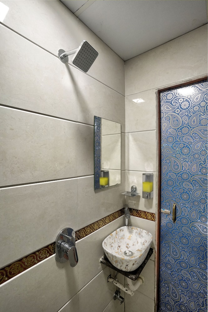 Family Room - Photo 11