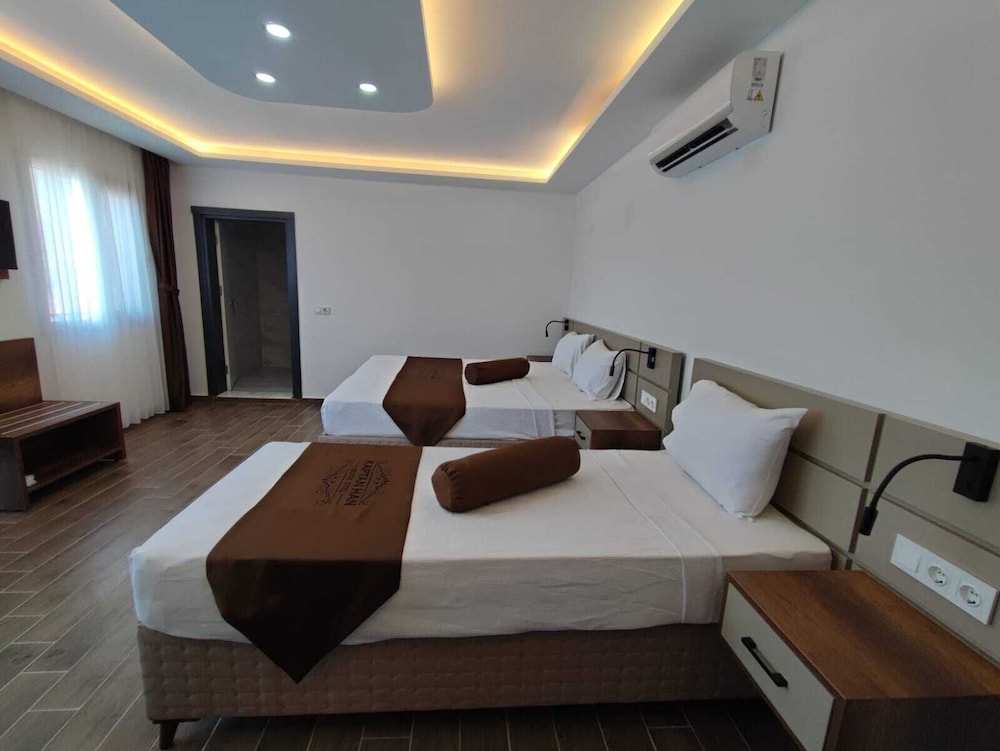 Deluxe Room - Photo 6