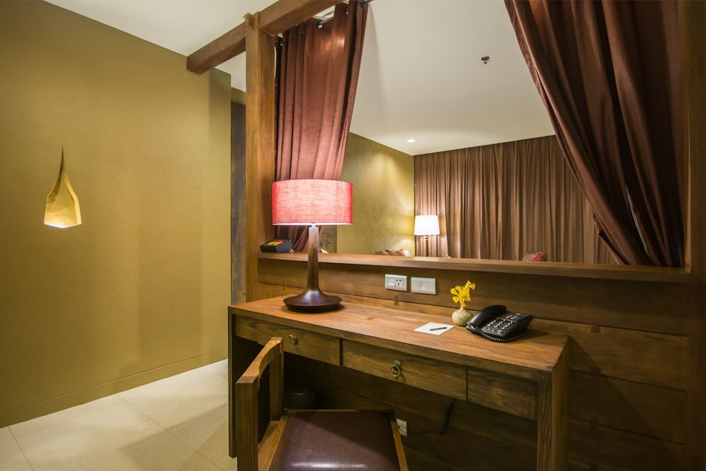 Deluxe Room - Photo 6