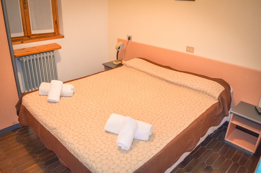 Economy Double Room photo 1