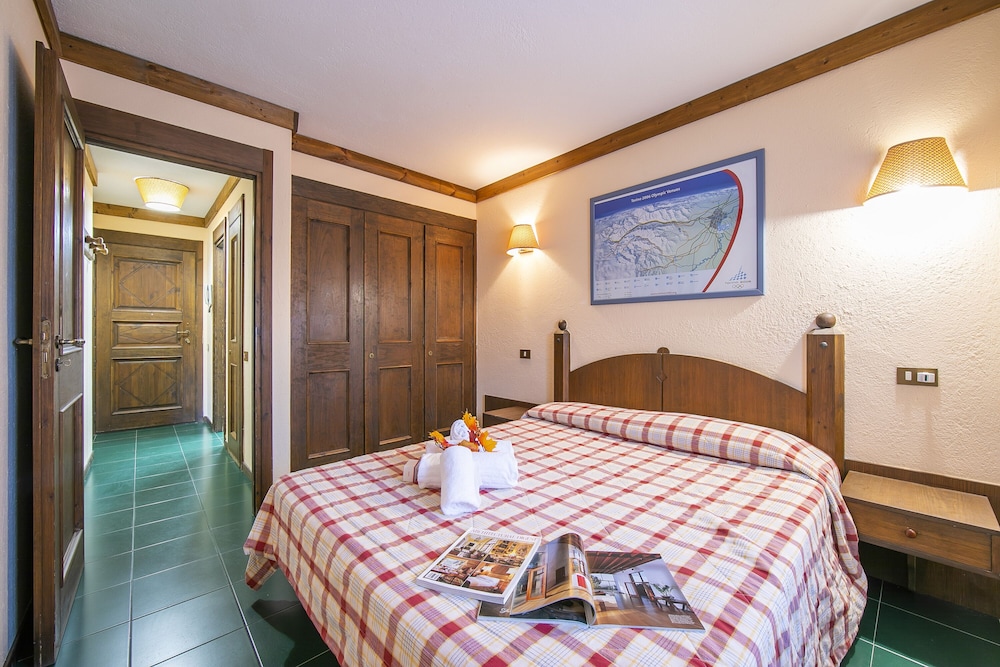 Family Apartment, 1 Bedroom, Mountainside (Grange Hike & Ski - 12d Sestriere) photo 1