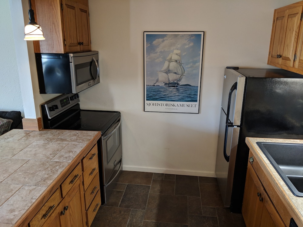 Side View Condo photo 1
