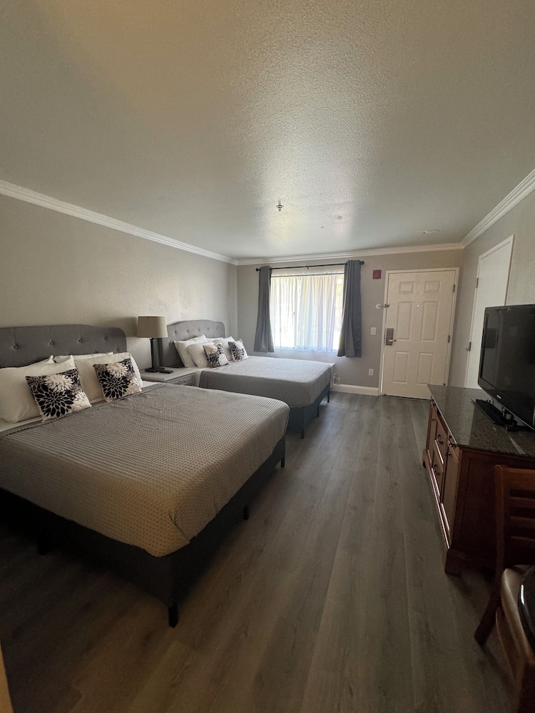 Comfort Room, 2 Queen Beds