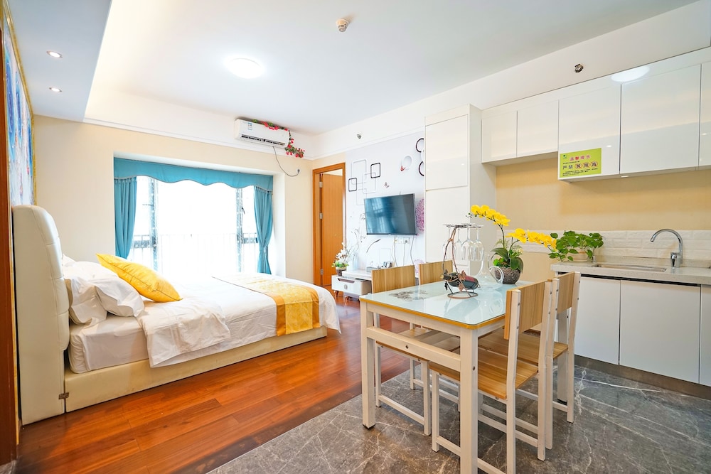 Comfort Suite, City View