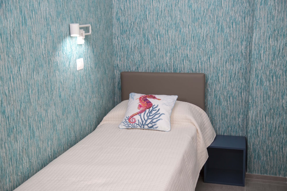 Apartment, 2 Bedrooms - Photo 4