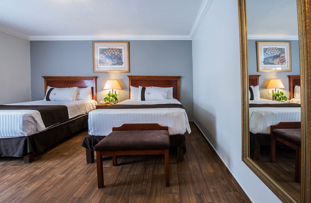 Standard Room, 2 Double Beds photo 2