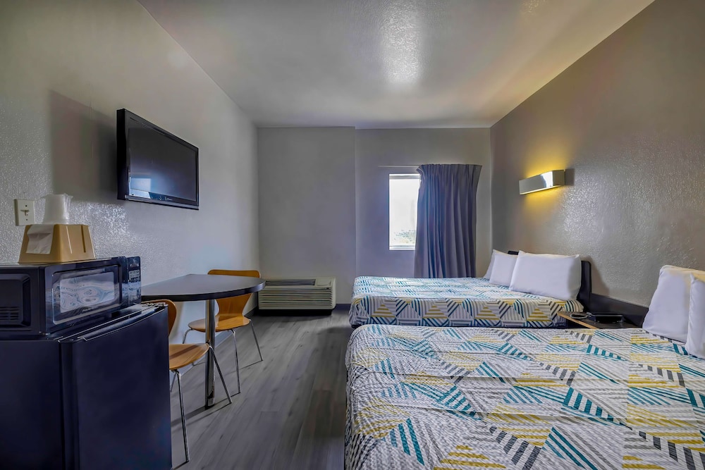 Standard Suite, 2 Double Beds, Smoking, Kitchenette photo 1