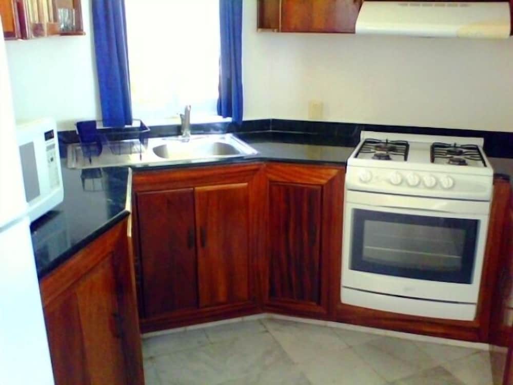 Family Condo, 2 Bedrooms, Kitchen, Ocean View photo 1