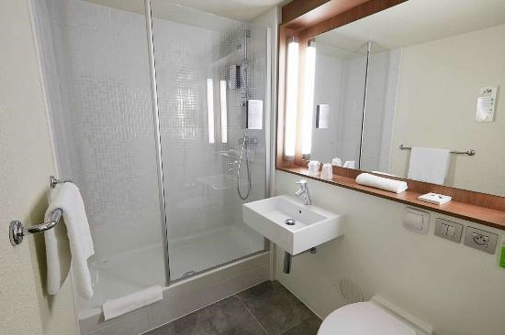 Next Generation, Room, 2 Twin Beds