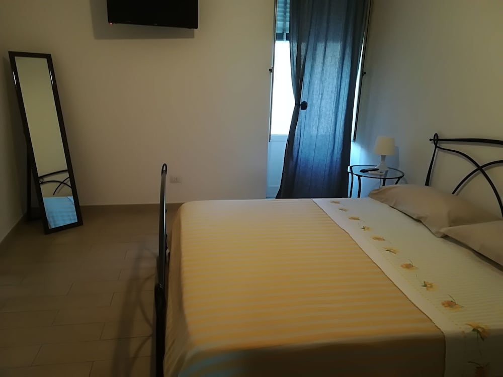 Double Room, Shared Bathroom photo 3