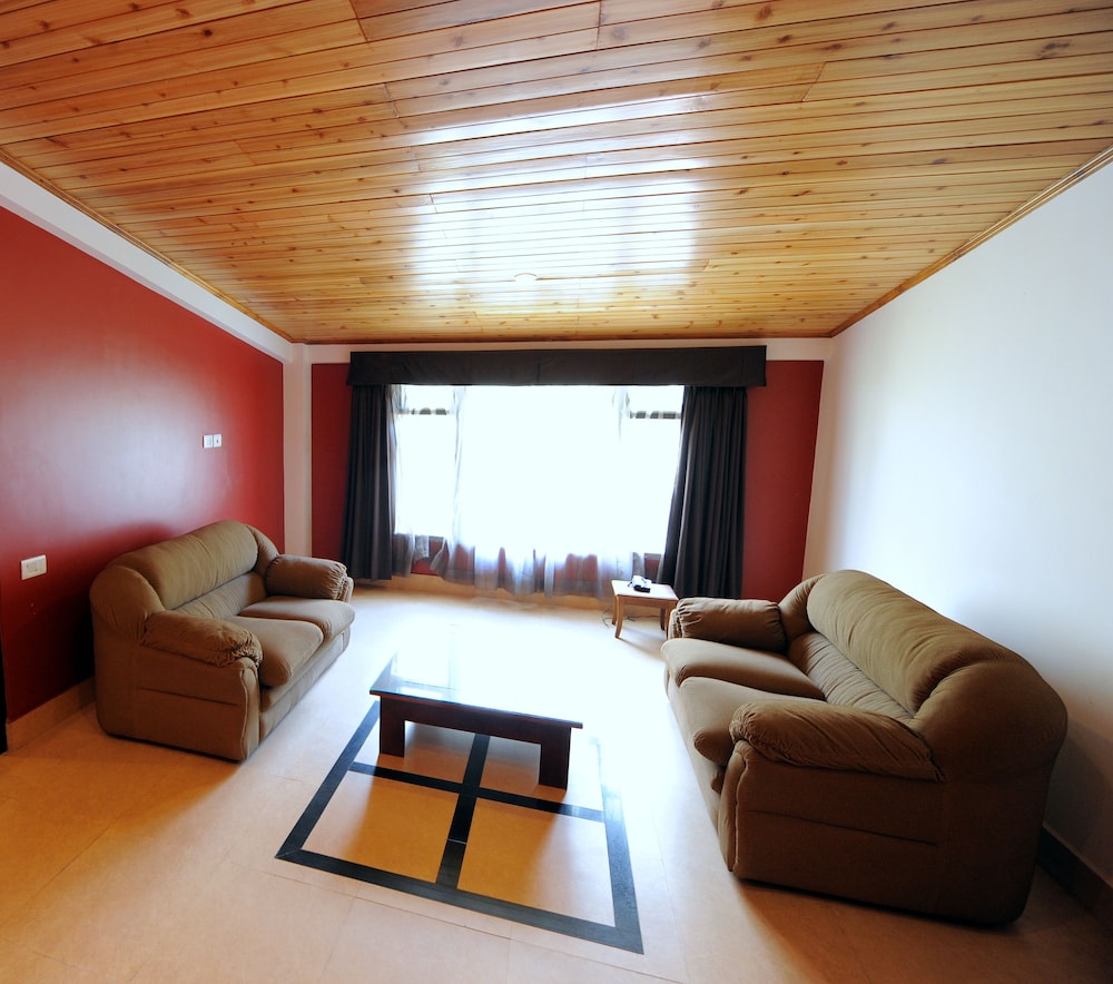 Portico Suite photo 3
