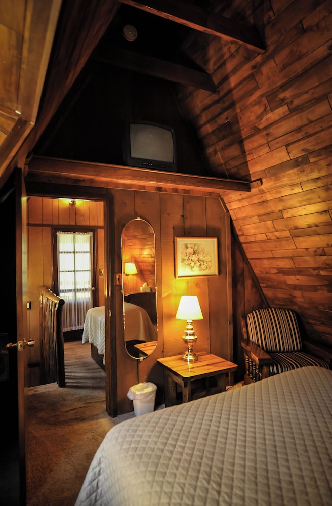 Cabin 7 photo 1