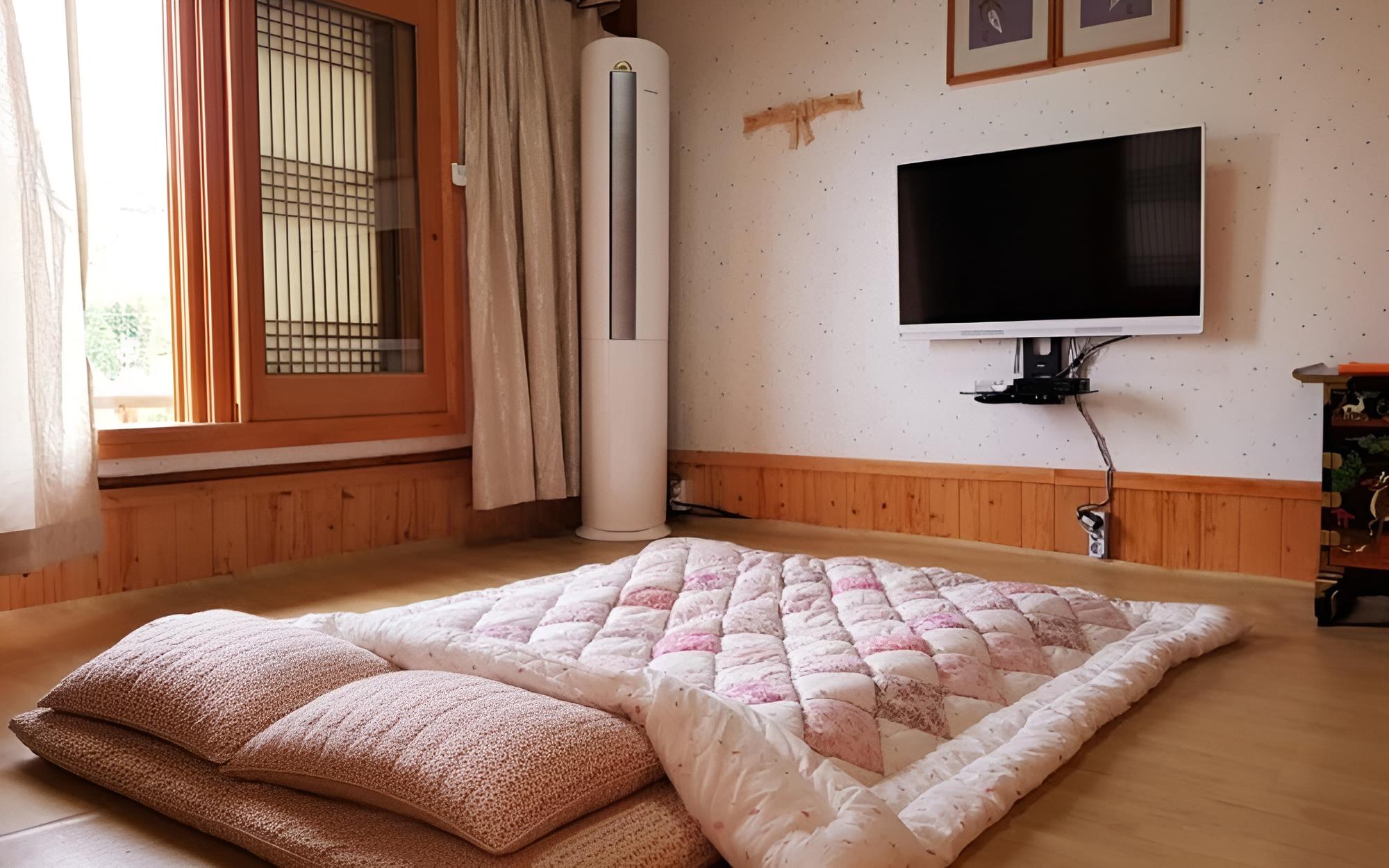 Room (Chrysanthemum room) photo 1