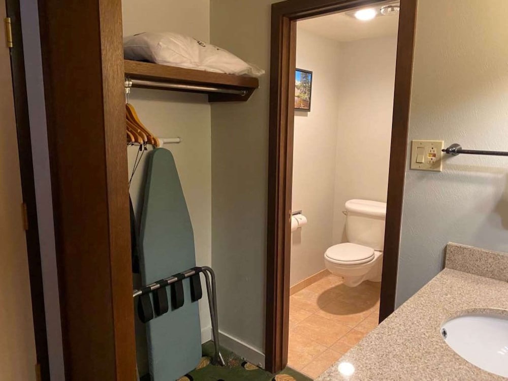 Suite, 1 King Bed, Non Smoking - Photo 5