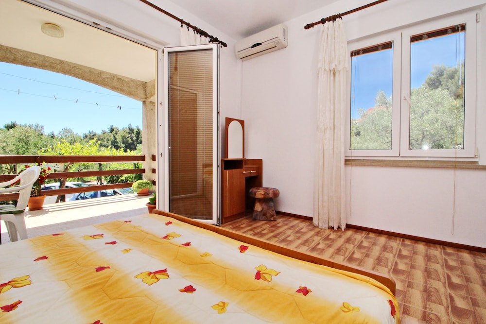 Comfort Apartment, 1 Bedroom, Terrace, Garden View photo 3