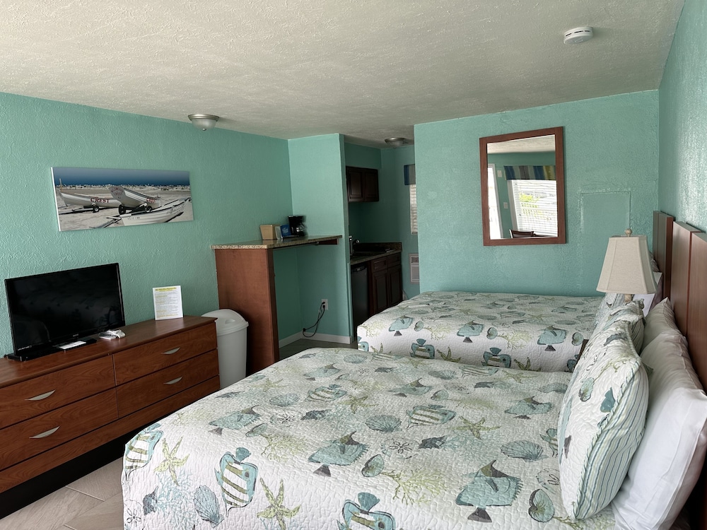 Traditional Room, 2 Double Beds, Kitchenette photo 1