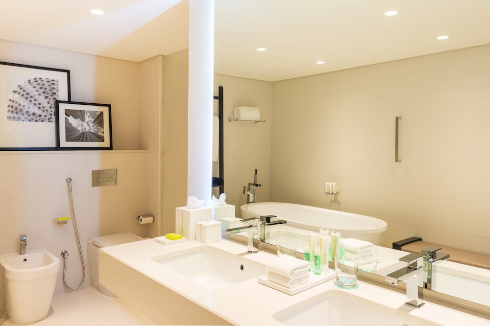 Family Suite, 1 Bedroom, Smoking, Sea View - Photo 9