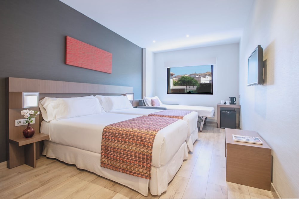 Triple Room, City View