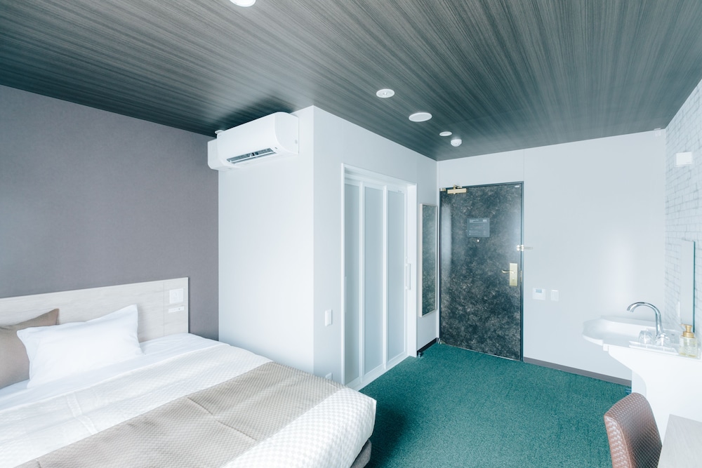 Universal Room - Photo 1