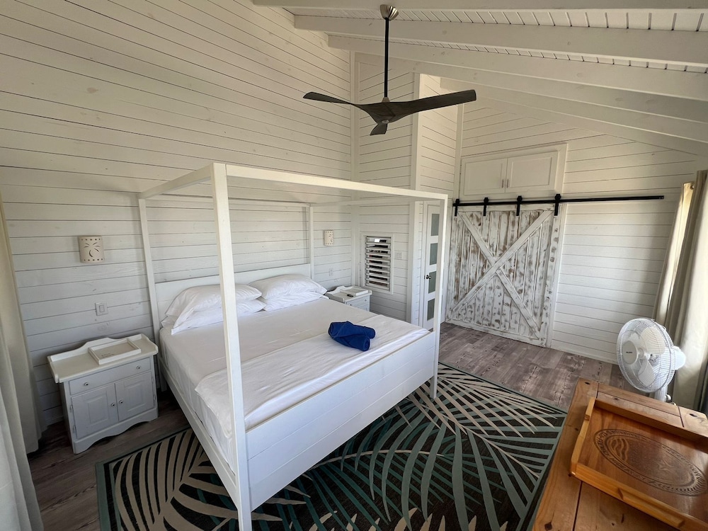 Premium Cottage, 1 King Bed, Beach View photo 2