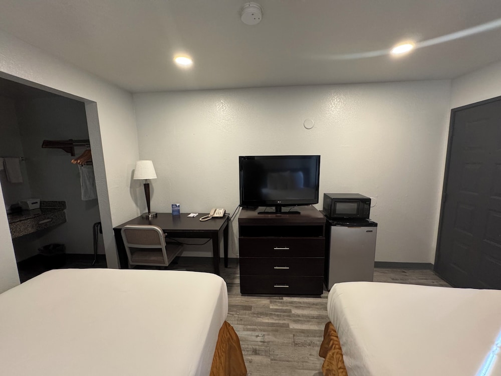 Room, 1 Queen Bed, Accessible, Non Smoking - Photo 3