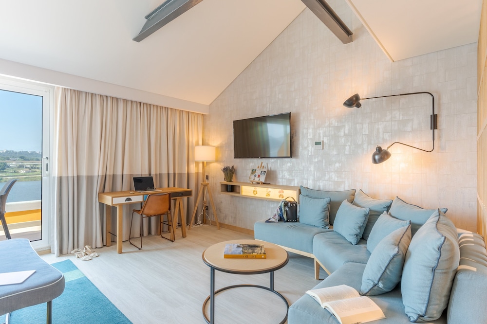 Junior Suite, River View - Photo 3
