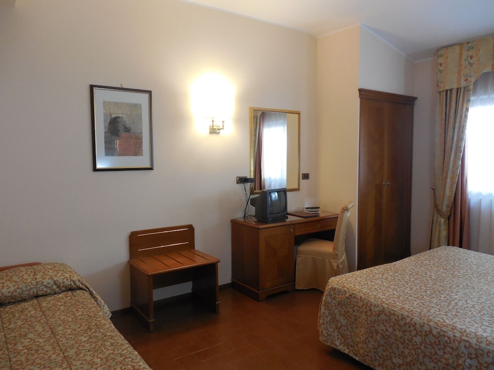 Double Room with Extra Bed photo 3