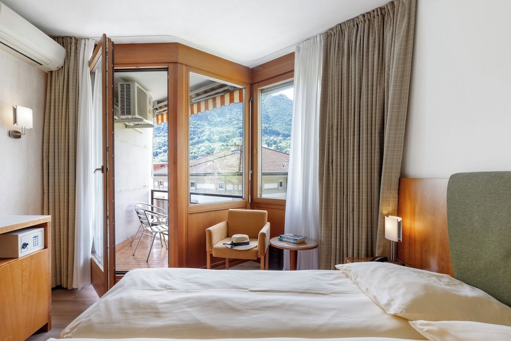 Double Room, 1 Queen Bed photo 1