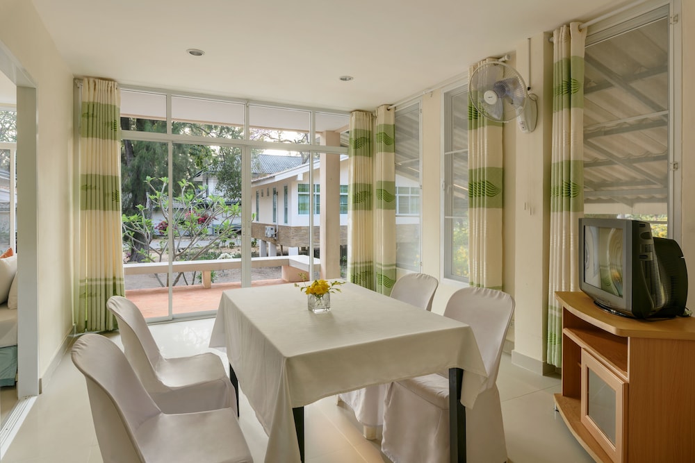 Beach House, 3 Bedrooms, Beachside - Photo 4