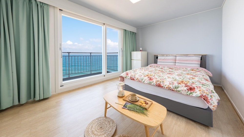 Basic Room, 1 Bedroom (402(Oceanview)) photo 1