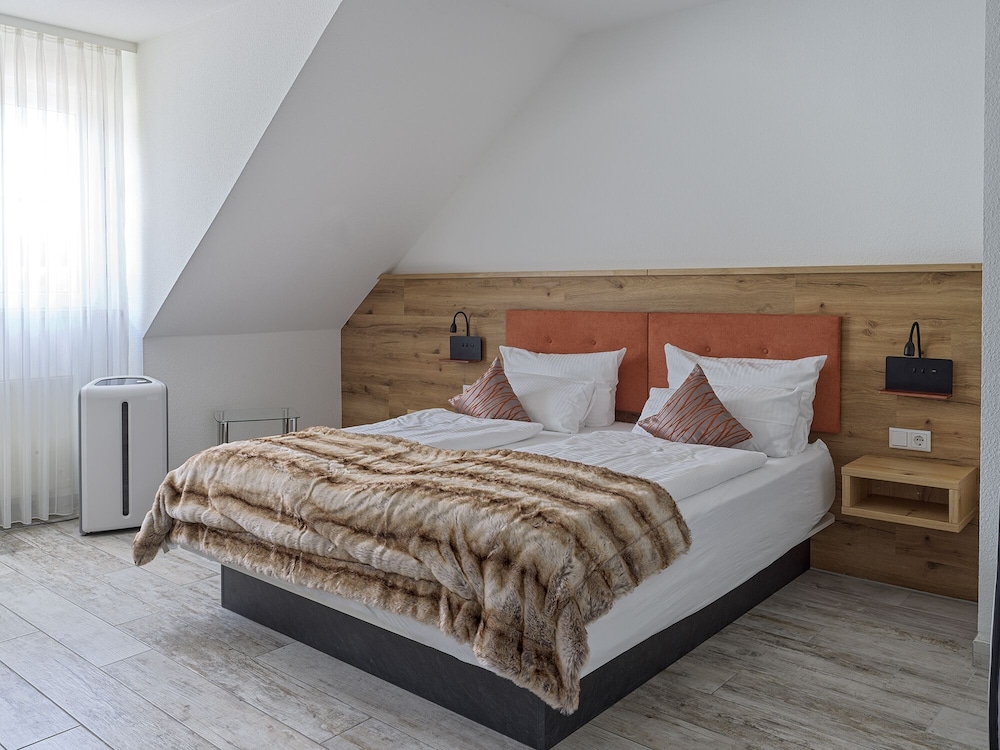 Double Room, Ensuite (seitlichem Seeblick) - Photo 1