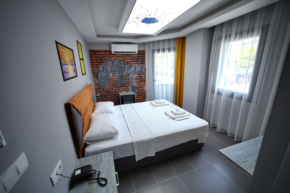 Standard Double or Twin Room photo 1