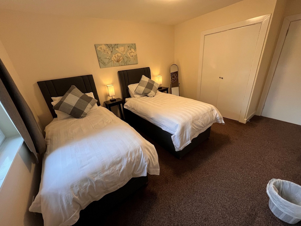 Apartment, Private Bathroom, Garden View (2 Bed) photo 2