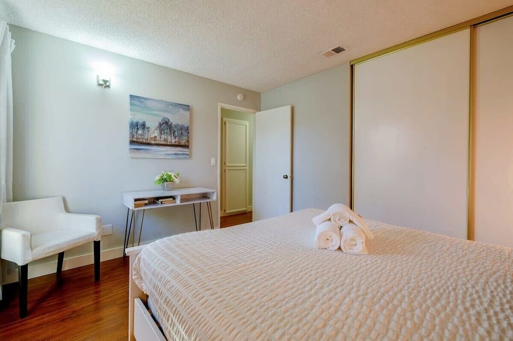 House (4 Bedrooms) photo 2