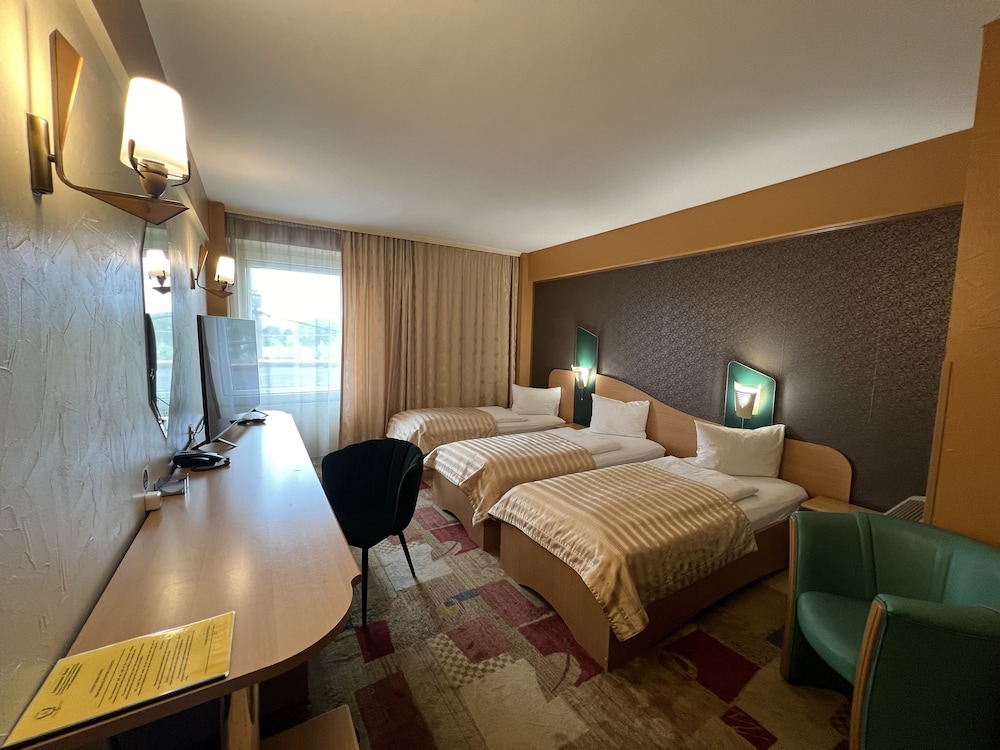 Standard Triple Room, 3 Twin Beds photo 1