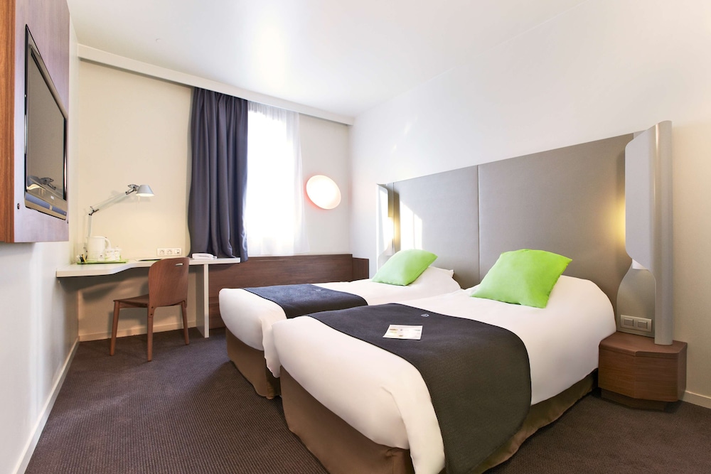 Standard Room, 2 Twin Beds - Photo 1