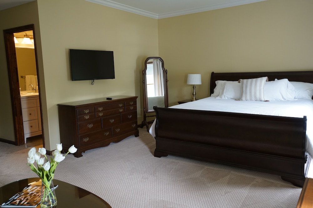 Deluxe Room, 1 King Bed