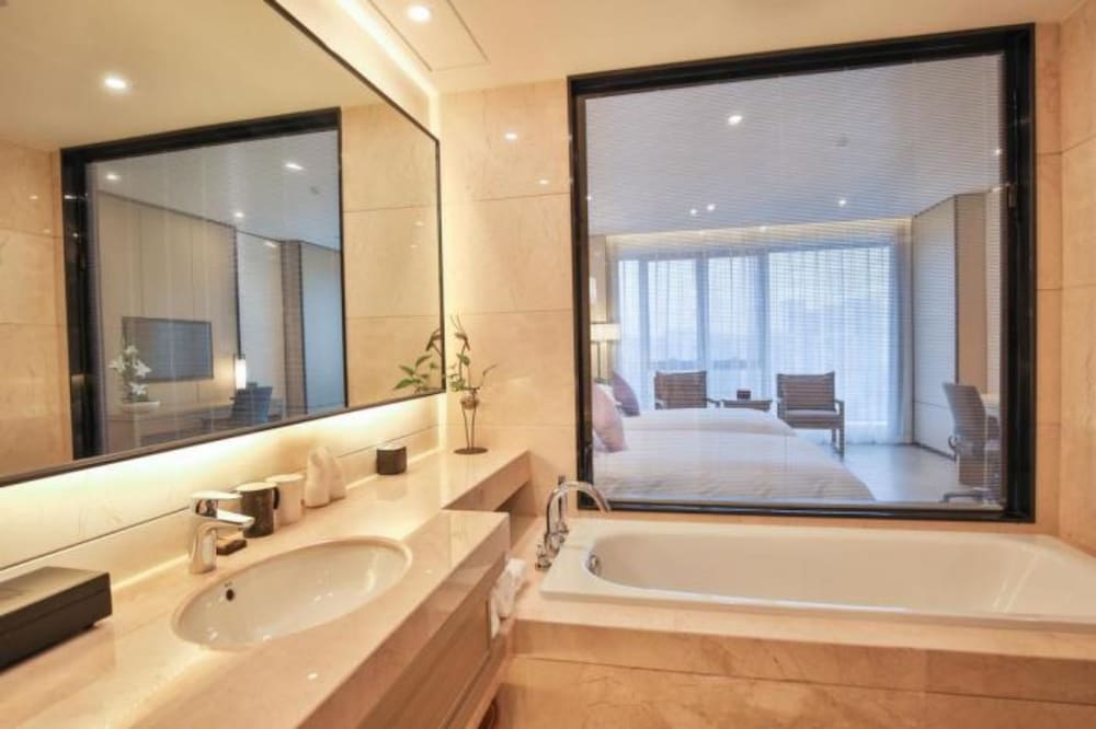 Executive Twin Room - Photo 4