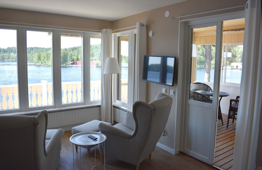 Suite, Balcony, Lake View photo 2