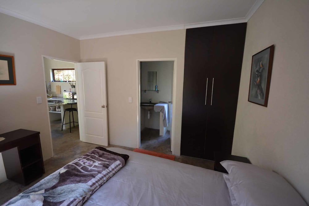 Superior Cottage, 1 King Bed with Sofa bed, River View (Mills) photo 2