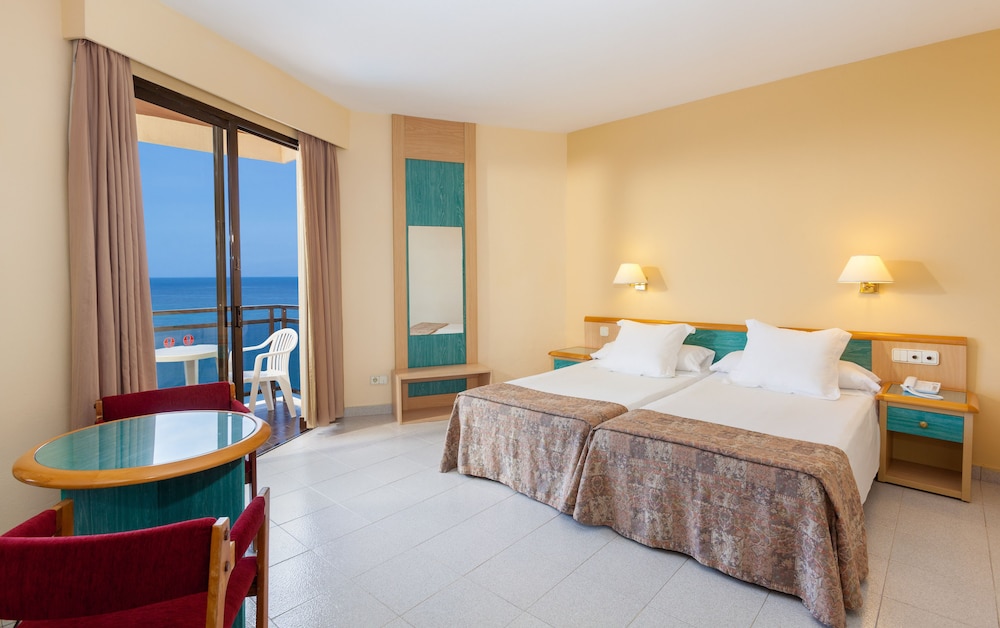 Standard Triple Room, Oceanfront (2 Adults + 1 Child)