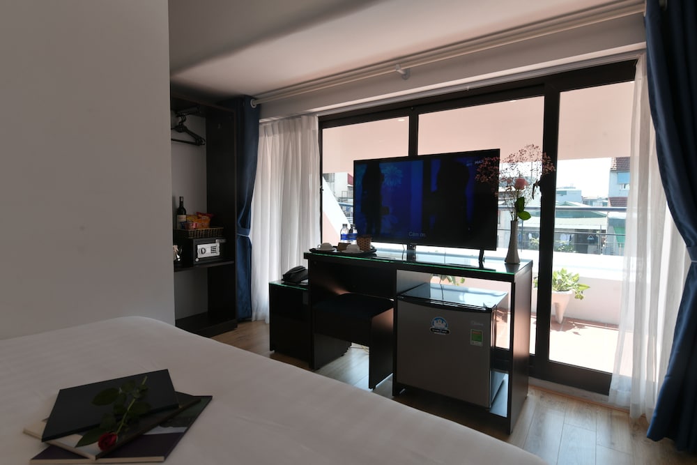 Deluxe Double Room, Balcony, City View
