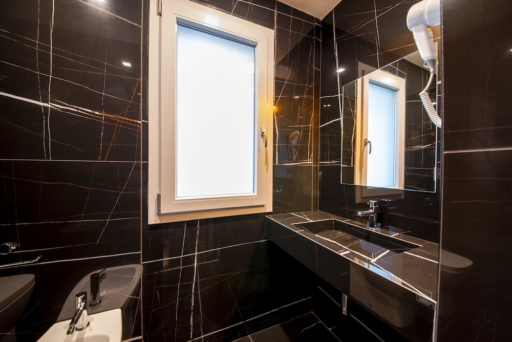 Standard Room - Photo 6