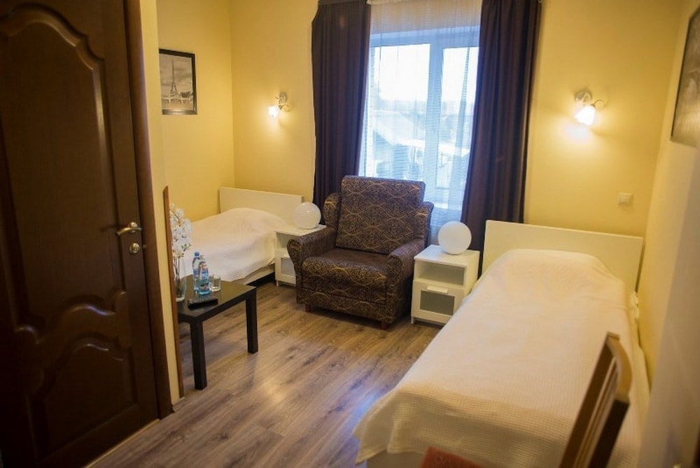 Standard Twin Room photo 3