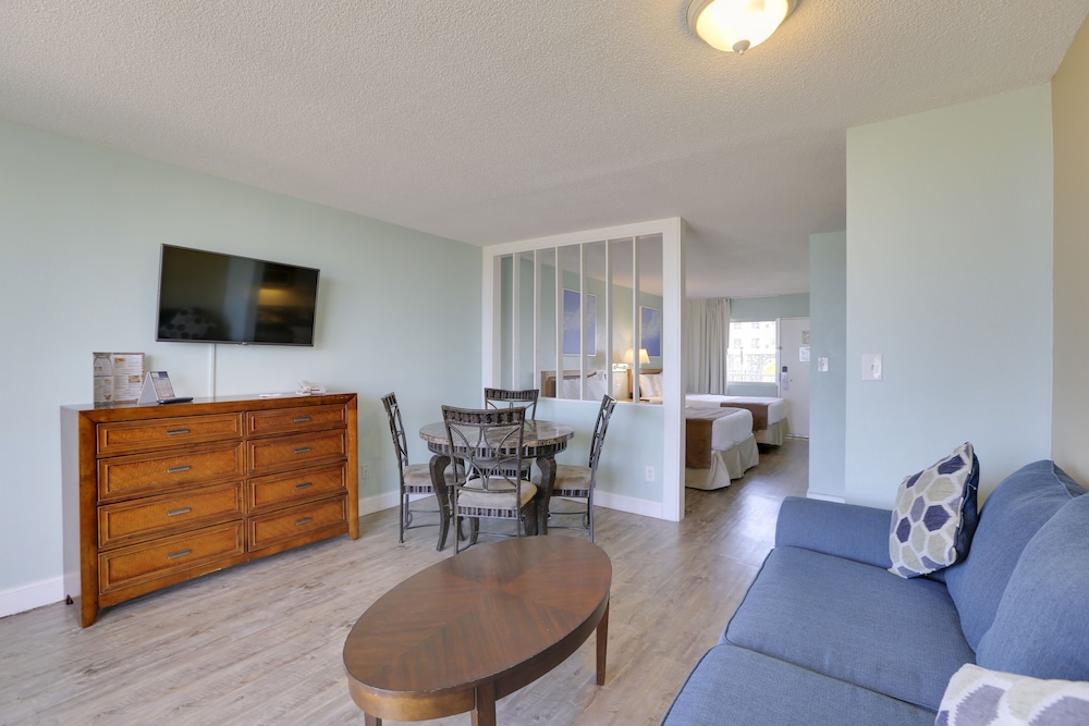 Studio Suite, 2 Queen Beds, Non Smoking, Ocean View photo 2