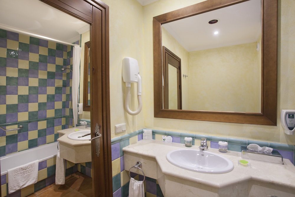 Classic Triple Room, Garden Area - Photo 3