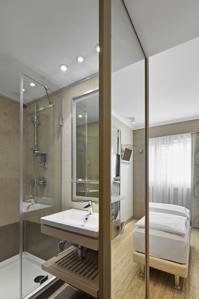 Standard Double Room - Photo 3