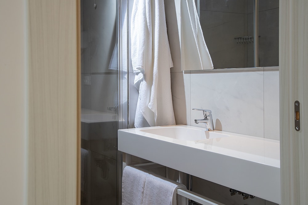 Classic Double Room, 1 Queen Bed - Photo 22