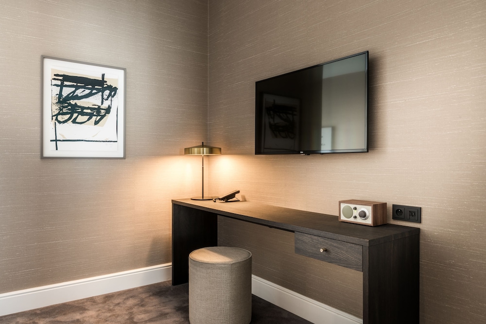 Luxury Room, 1 King Bed (Grand)