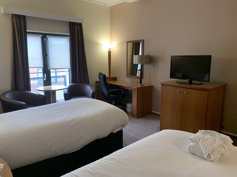 Club Twin Room